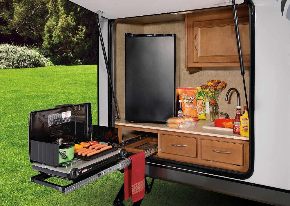 Travel Trailers With Outdoor Kitchens, Best Outdoor Kitchens In Travel Trailers